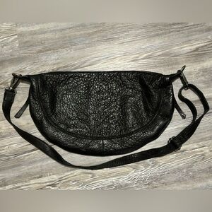 Latico Callie Leather Bag Sling Crossbody Bubble Black Zip Boho Minimal Travel